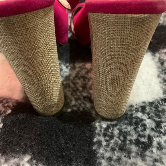 High Heels - Picture 3 of 3